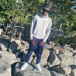 Meet your Posher, Jonathan